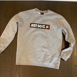 NIKE SWEATER